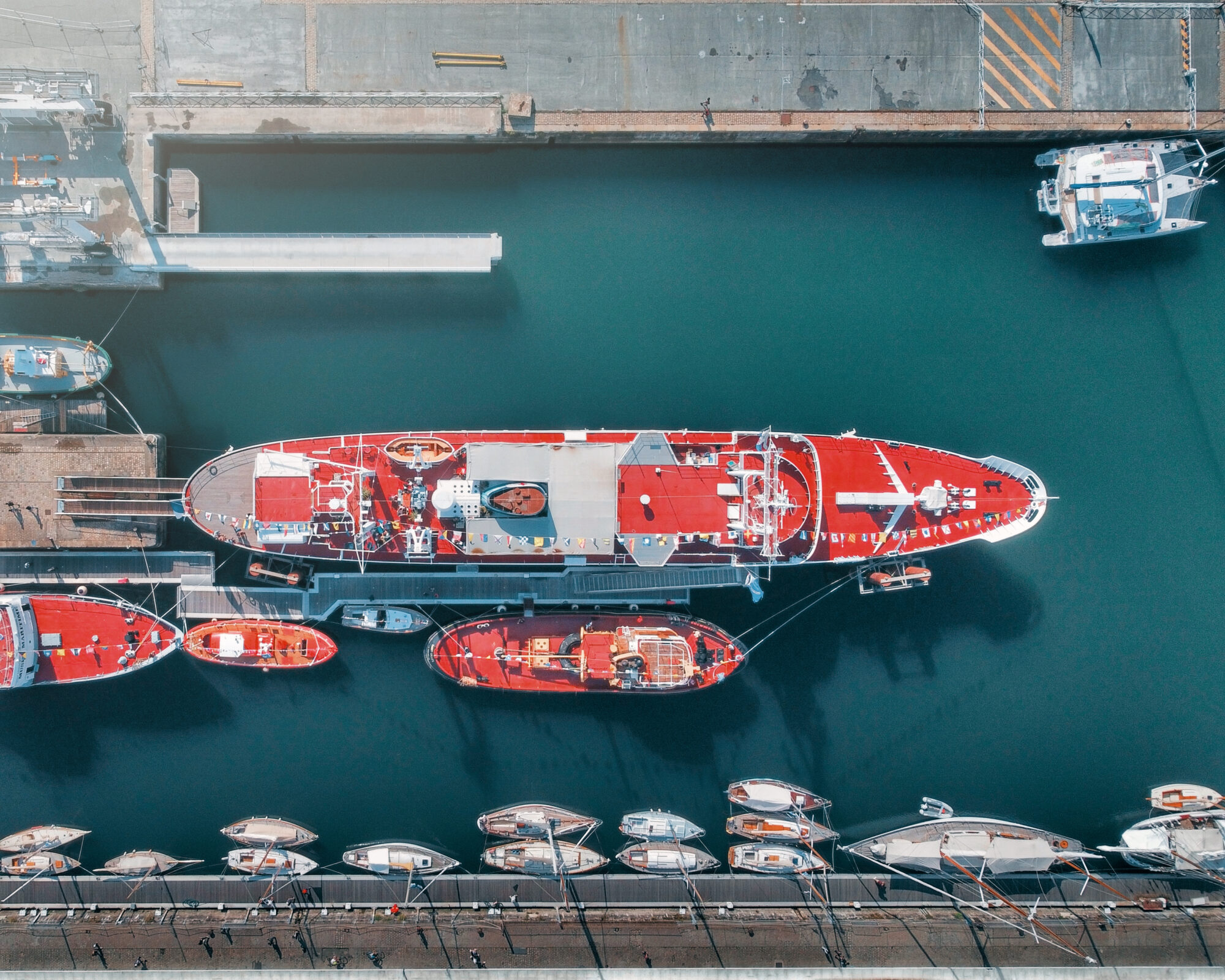 Boot Frankrijk dronefoto Port de la Rochelle, LeFrance1 Bar de la mer